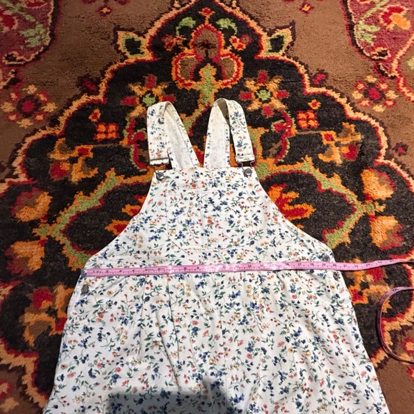 Zero to Nine Floral Maternity Overalls Shorts, Size Medium - Picture 8 of 12